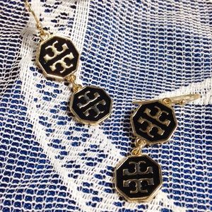 NWT Tory Burch logo drop earrings